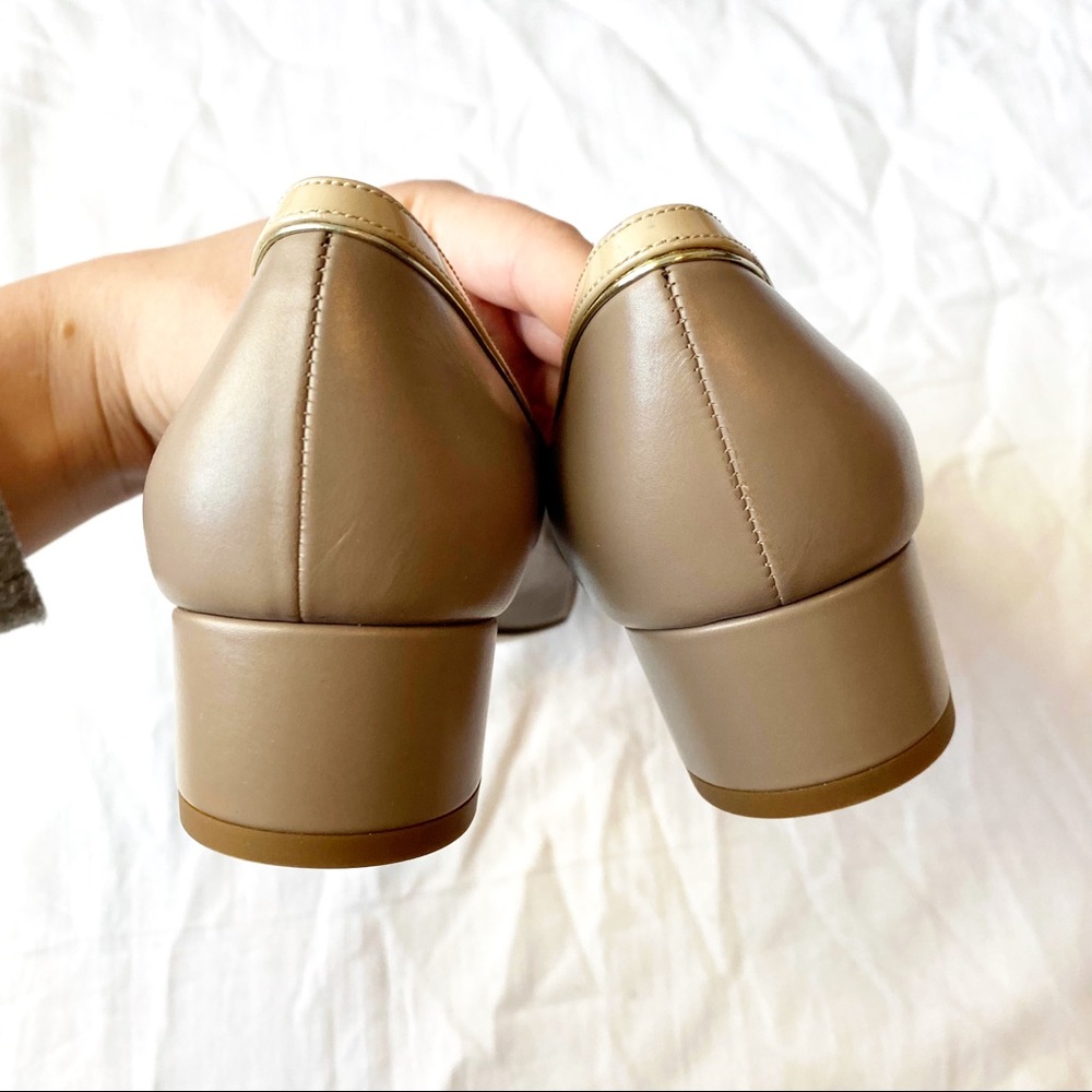 SOLD Salvatore Ferragamo GAMY Flats Size 8.5 - Picture 8 of 13